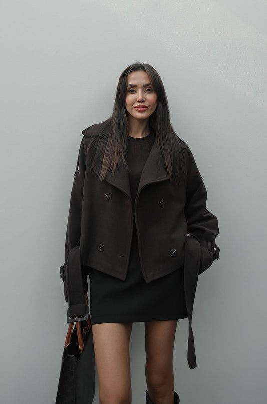 KAHVERENGI ALTI KEMERLI KISA KAŞE KABAN