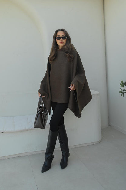 KAHVERENGI KAPÜŞONU KÜRKLÜ YÜN PELERIN KABAN