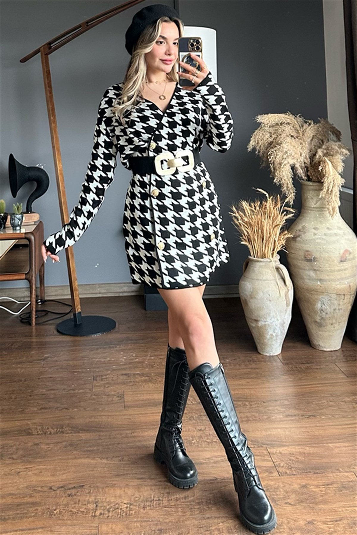 Kazayağı desen gold düğmeli triko elbise