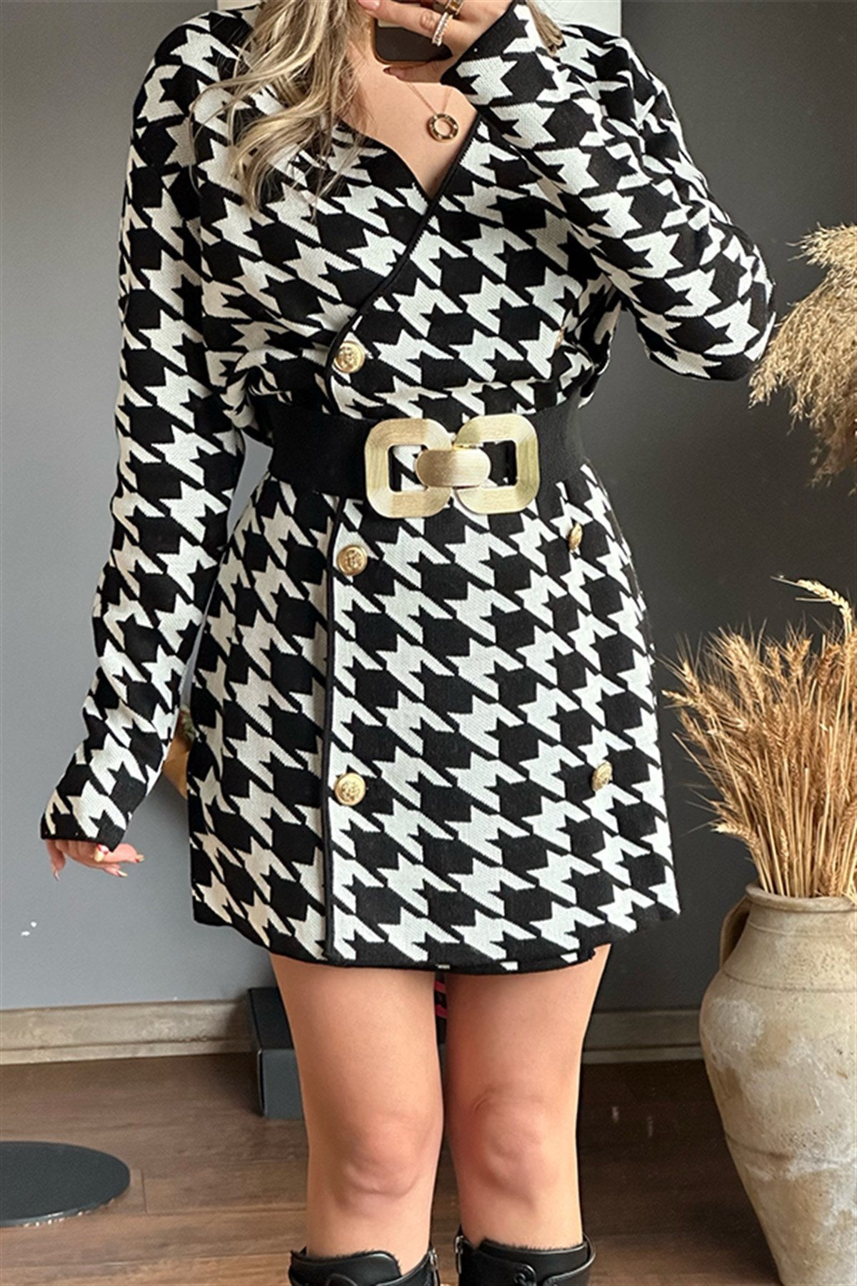 Kazayağı desen gold düğmeli triko elbise