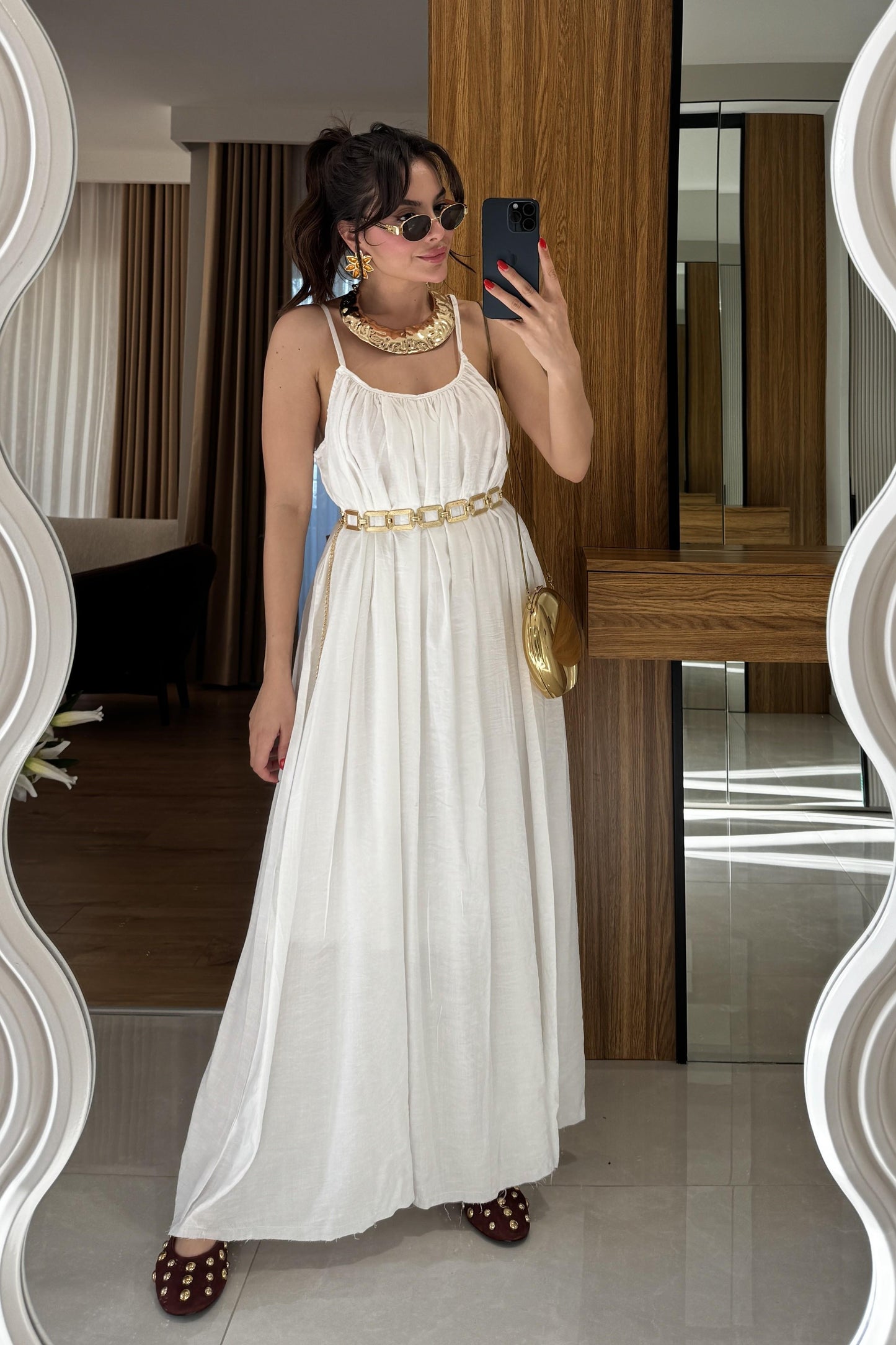 Klenke Beyaz Bol Kesimli Salaş Dökümlü Maxi Elbise