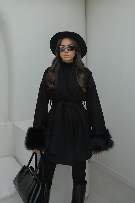 SIYAH KOLLARI KÜRKLÜ KUŞAKLI KAŞE KABAN