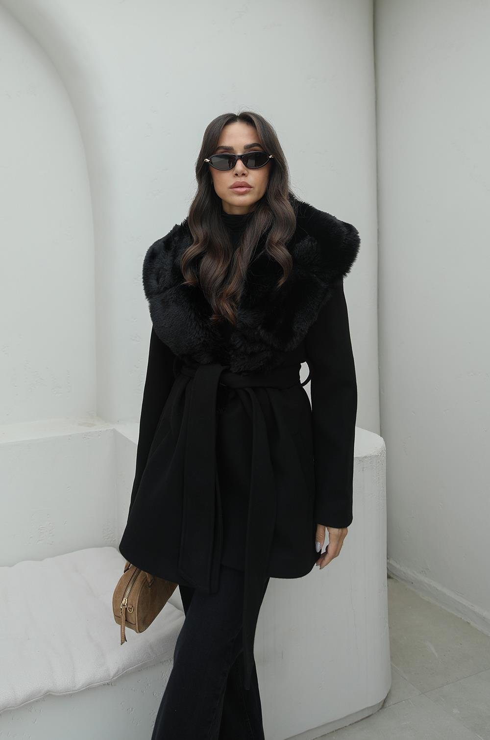 SIYAH OPULENT YAKASI KÜRKLÜ KUŞAKLI KABAN