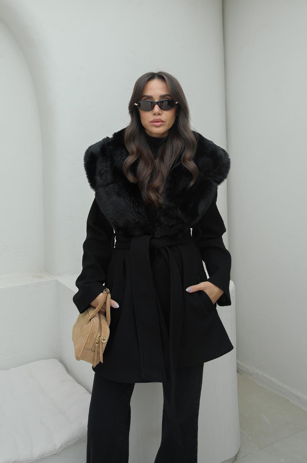 SIYAH OPULENT YAKASI KÜRKLÜ KUŞAKLI KABAN