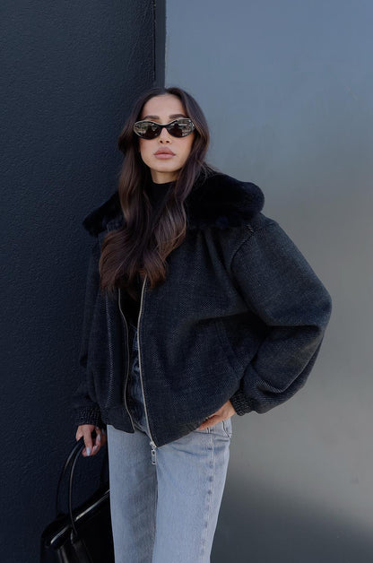 SIYAH SADIE KÜRK DETAYLI KAŞE MONT